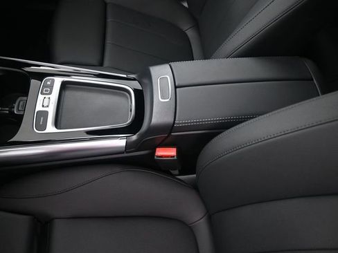 New 2025 Mercedes-Benz GLA 250 image 19