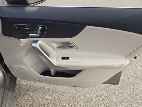 Used 2019 Mercedes-Benz A 220 4MATIC image 5