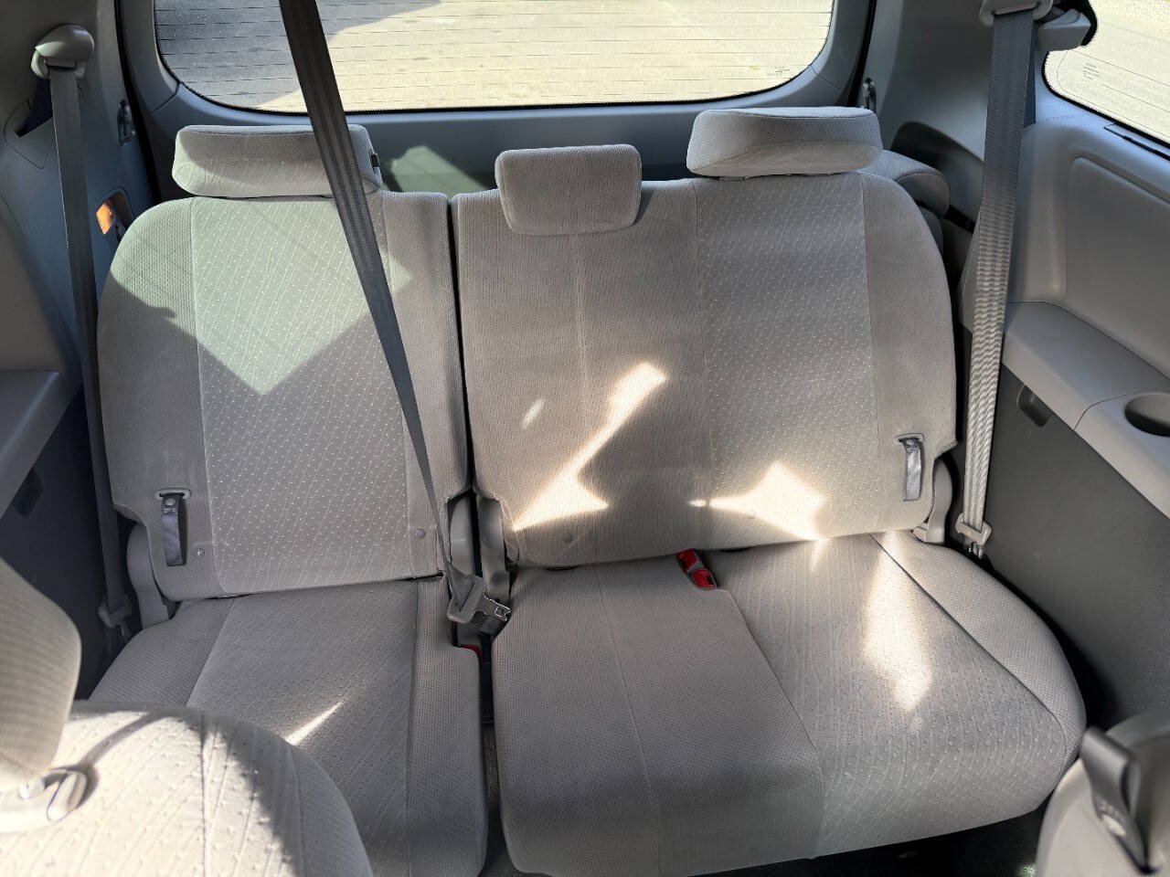 Used 2017 Toyota Sienna LE FWD image 19