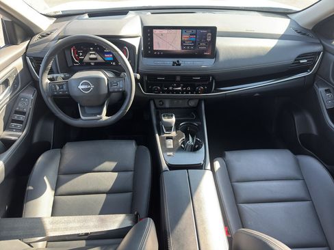Used 2025 Nissan Rogue SL w/ SL Premium Package FWD image 10