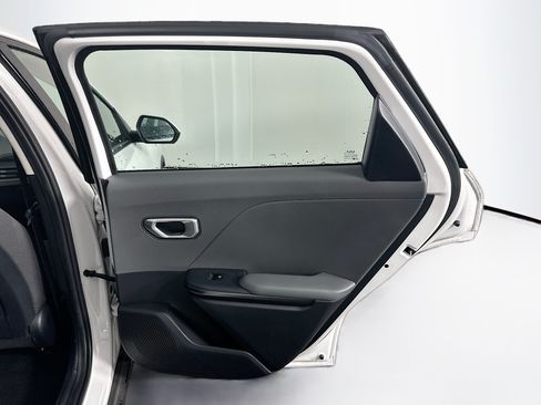 Used 2025 Kia K4 FWD image 30