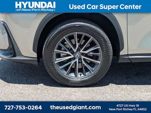 Used 2024 Lexus NX 250 FWD w/ Towing Package (2000 Lbs) image 10