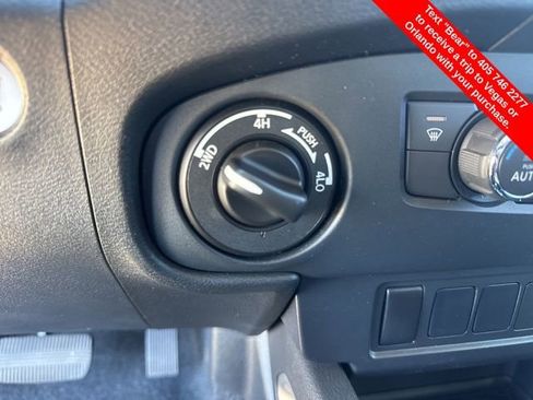Used 2022 Nissan Frontier SV image 23