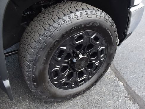 Used 2024 Chevrolet Silverado 2500 LTZ w/ LTZ Plus Package image 10