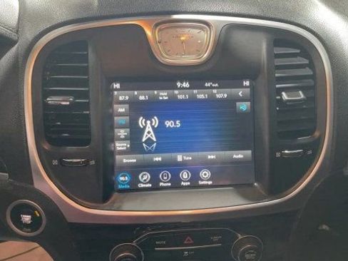 Used 2021 Chrysler 300 Touring w/ Sport Appearance Package image 15