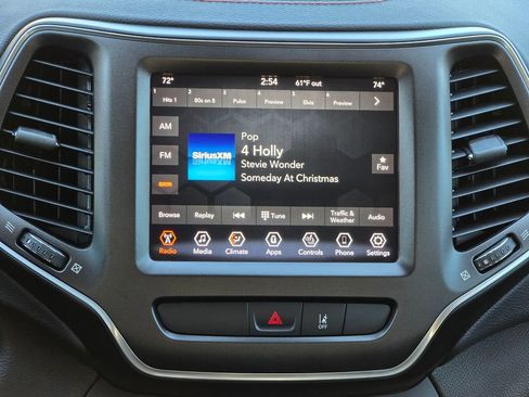 Used 2022 Jeep Cherokee Trailhawk w/ Trailer Tow Group image 8