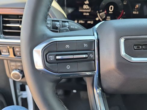 Used 2025 GMC Yukon XL Denali image 34