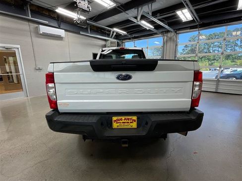 Used 2021 Ford F250 XL w/ Power Equipment Group RWD image 4