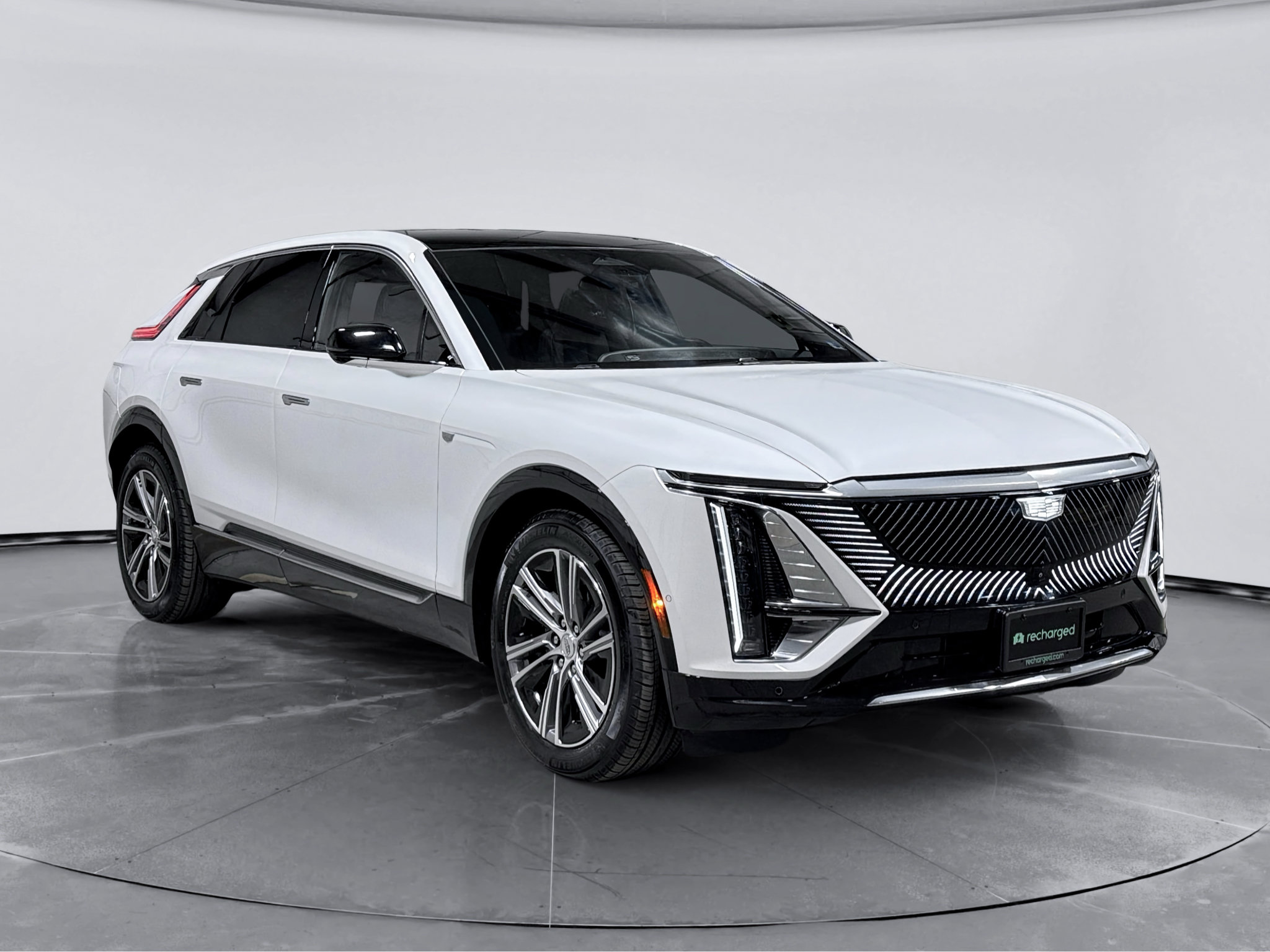 Used 2025 Cadillac Lyriq Luxury AWD/4WD image 4