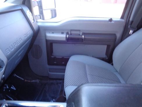 Used 2013 Ford F250 XLT w/ Chrome Pkg image 57