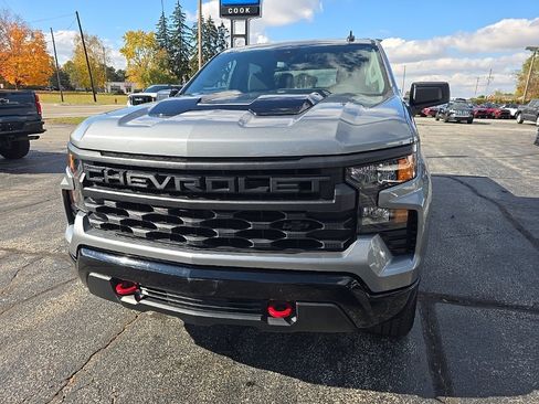 Used 2023 Chevrolet Silverado 1500 Custom Trail Boss w/ LPO, Dark Essentials Package image 5