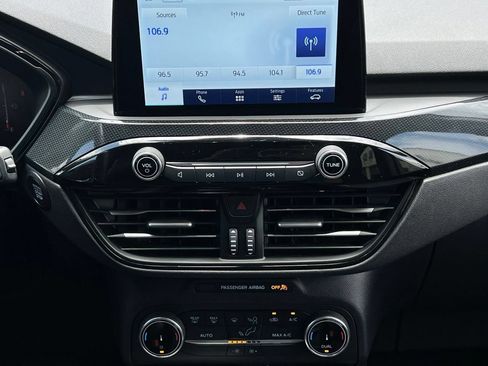Used 2025 Ford Escape ST-Line AWD/4WD image 17