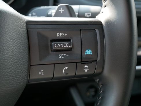 Used 2025 Nissan Rogue SV AWD/4WD image 25