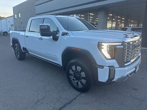 New 2025 GMC Sierra 2500 Denali w/ Denali Reserve Package image 8