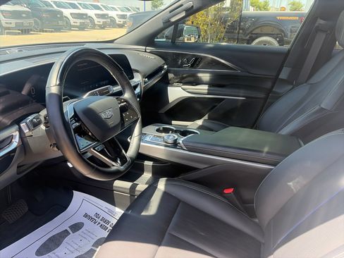 Used 2024 Cadillac Lyriq Luxury RWD image 12
