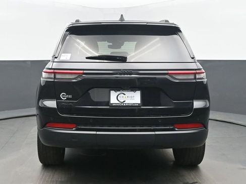 Used 2023 Jeep Grand Cherokee Altitude image 5