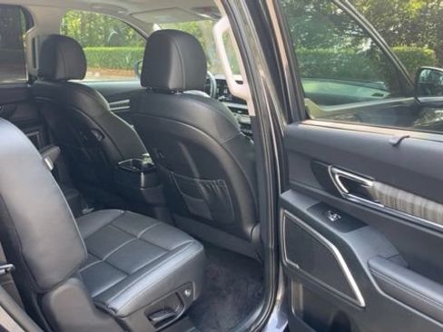Used 2025 Kia Telluride EX w/ EX Captain's Chair Package FWD image 12