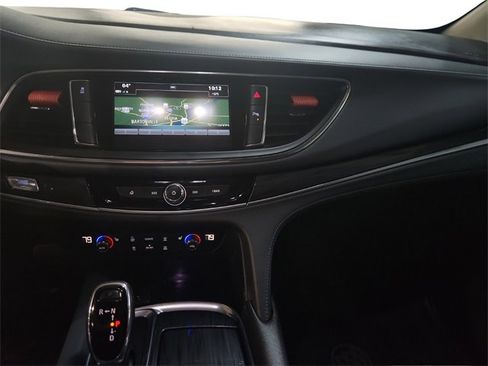 Used 2019 Buick Enclave Essence image 14