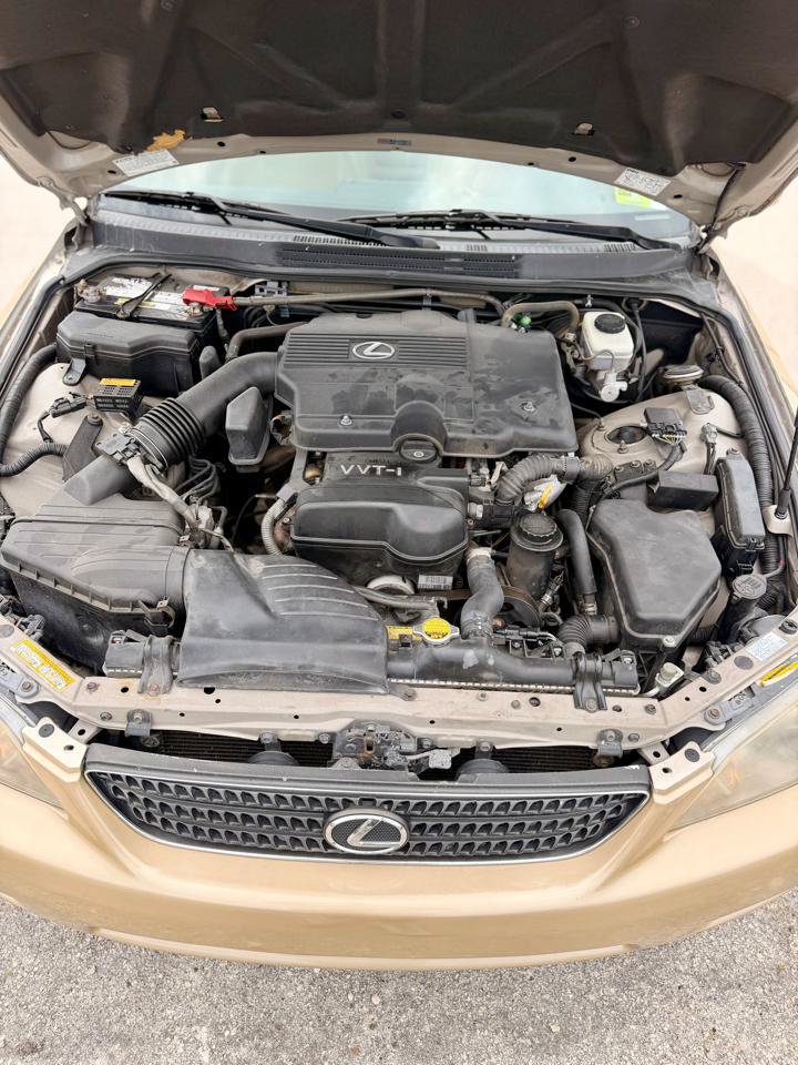 Used 2004 Lexus IS 300 RWD image 7