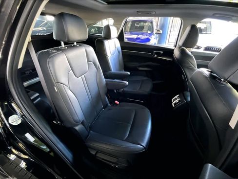 Used 2025 Kia Sorento EX w/ EX Panoramic Sunroof Package image 20