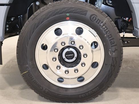New 2026 Ford F450 Platinum w/ FX4 Off-Road Package AWD/4WD image 40