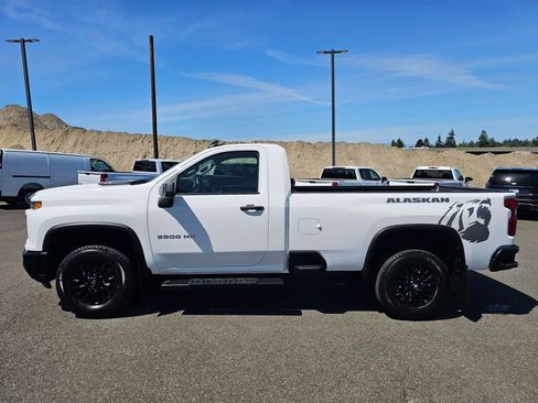 Used 2024 Chevrolet Silverado 3500 W/T AWD/4WD image 8