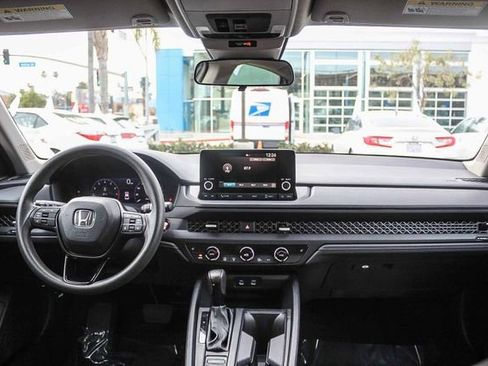 Used 2023 Honda Accord EX image 17