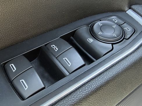 Used 2023 Chevrolet Silverado 1500 LT image 5