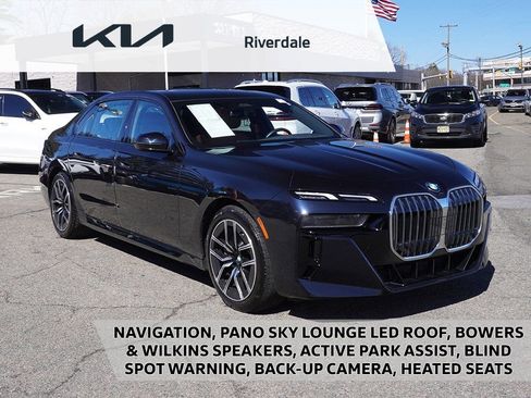 Used 2023 BMW 760i xDrive image 1