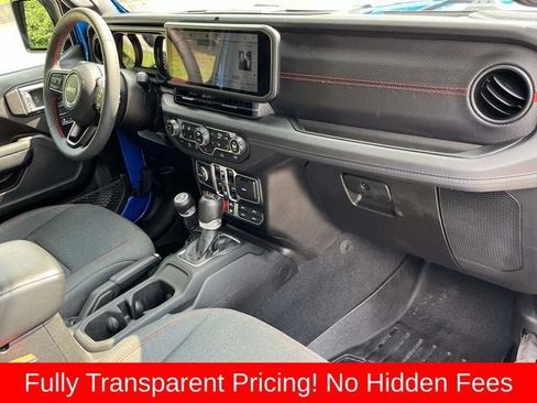 Used 2024 Jeep Gladiator Rubicon w/ Technology Group AWD/4WD image 23