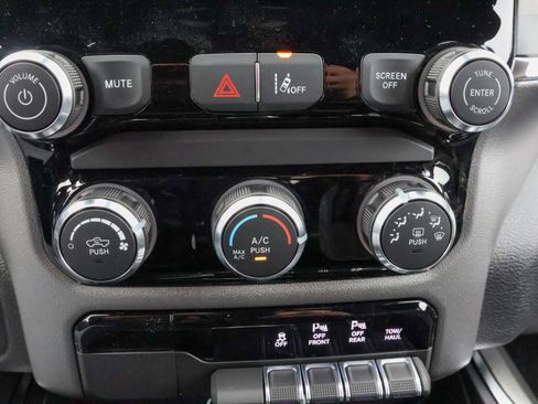New 2026 RAM 1500 Express AWD/4WD image 22