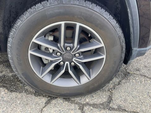 Used 2019 Jeep Grand Cherokee Limited AWD/4WD image 26