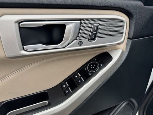 Certified 2024 Ford Explorer Limited image 11