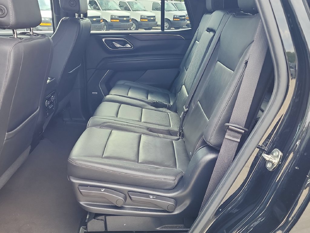 Used 2023 Chevrolet Tahoe LT w/ Luxury Package RWD image 21