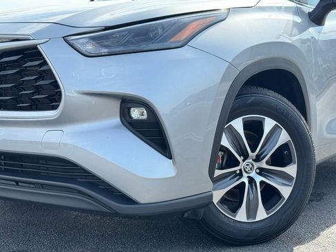 Used 2024 Toyota Highlander XLE image 5