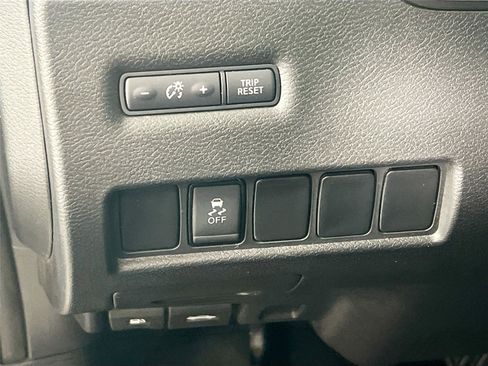 Used 2017 Nissan Murano S AWD/4WD image 11