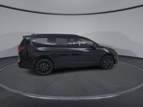 New 2027 Chrysler Pacifica Limited w/ S Appearance Package AWD/4WD image 16