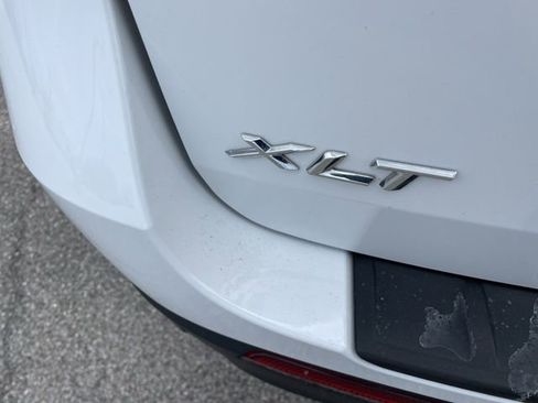 Used 2023 Ford Explorer XLT image 9