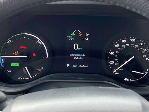 Used 2024 Toyota Sienna XLE FWD image 22