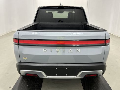 Used 2022 Rivian R1T Adventure image 4