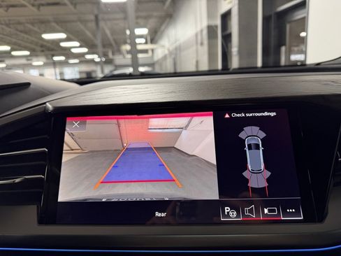 Used 2024 Audi Q4 e-tron Prestige image 13