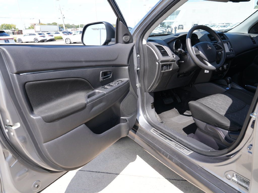 Used 2023 Mitsubishi Outlander Sport AWD image 25