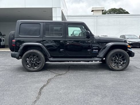 Used 2023 Jeep Wrangler Unlimited Sahara w/ Cold Weather Group AWD/4WD image 2