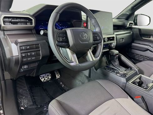 Used 2025 Toyota Tacoma TRD Sport image 18