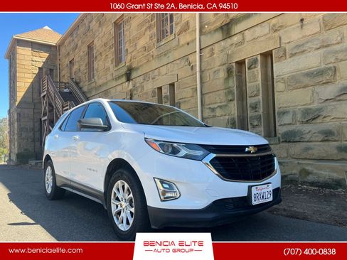 Used 2020 Chevrolet Equinox LS w/ LS Convenience Package AWD/4WD image 1