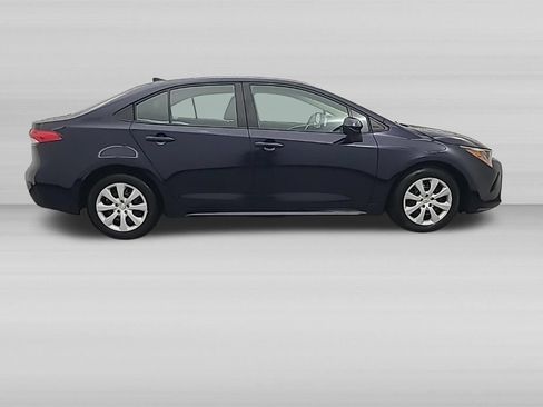 Used 2025 Toyota Corolla LE FWD image 3