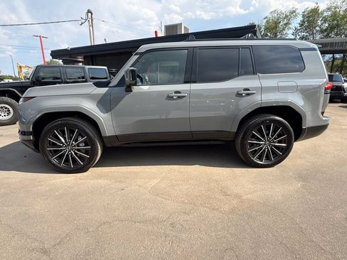 Used 2026 Lexus GX 550 w/ Accessory Package (2T) AWD/4WD image 4