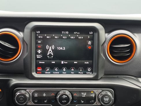 Used 2022 Jeep Gladiator Mojave w/ Cold Weather Group AWD/4WD image 13