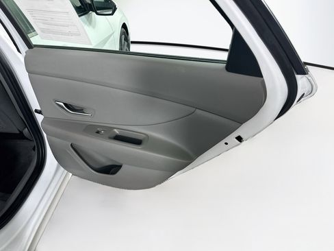 Used 2025 Hyundai Elantra SEL FWD image 30
