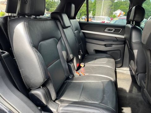 Used 2017 Ford Explorer XLT w/ Equipment Group 202A image 21